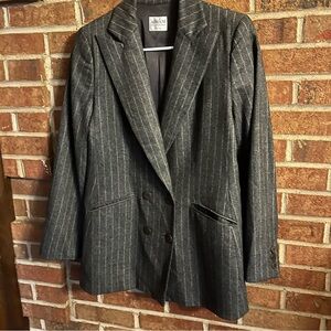 Armani Collezioni Women's Gray Pinstriped Wool Cashmere Blazer Size 42 Italy